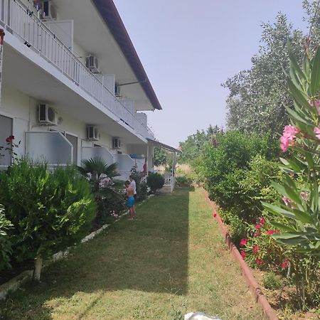 Noula Rooms Makrygialos Exteriör bild